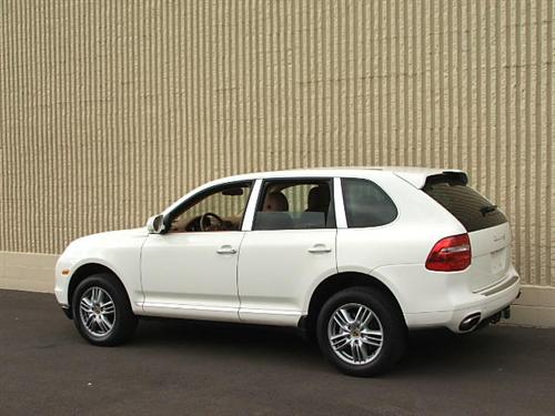 Porsche Cayenne 2008 photo 2