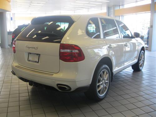 Porsche Cayenne 2008 photo 2