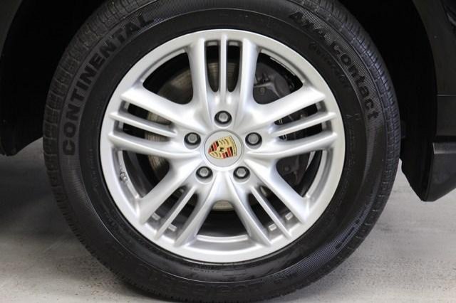 Porsche Cayenne Base Unspecified