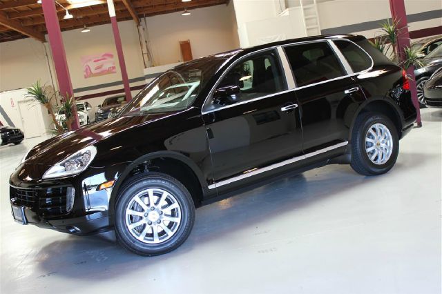 Porsche Cayenne 2010 photo 2