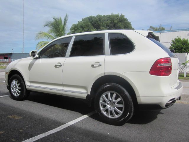 Porsche Cayenne 2010 photo 3