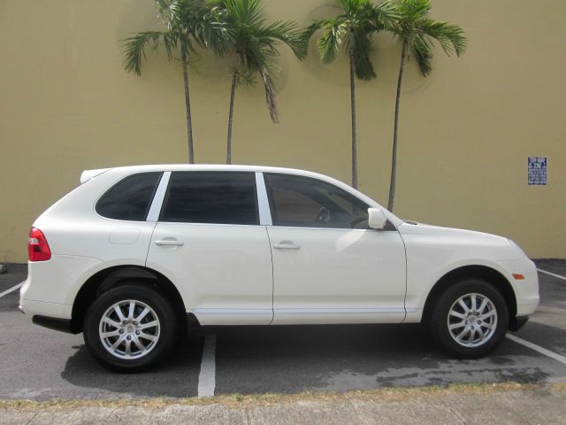 Porsche Cayenne 2010 photo 4