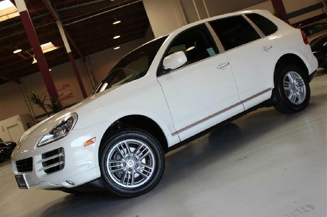 Porsche Cayenne 2010 photo 2