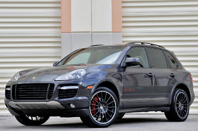 Porsche Cayenne 2010 photo 1
