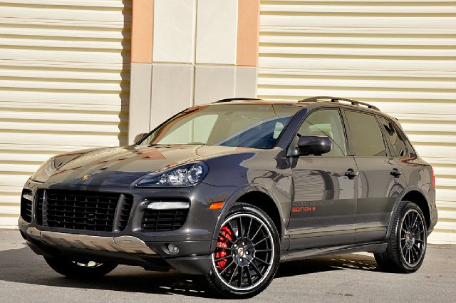Porsche Cayenne 2010 photo 2