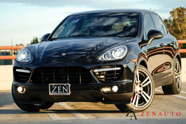 Porsche Cayenne 2011 photo 2