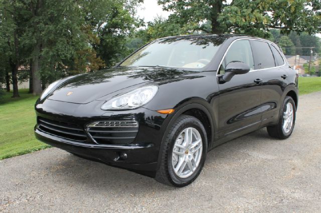 Porsche Cayenne 2011 photo 1