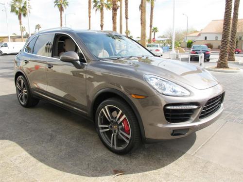Porsche Cayenne 2011 photo 1