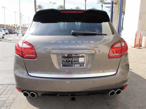 Porsche Cayenne 2011 photo 2