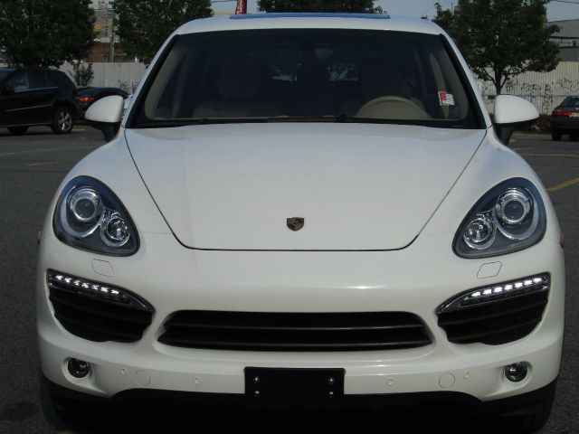 Porsche Cayenne 2011 photo 3