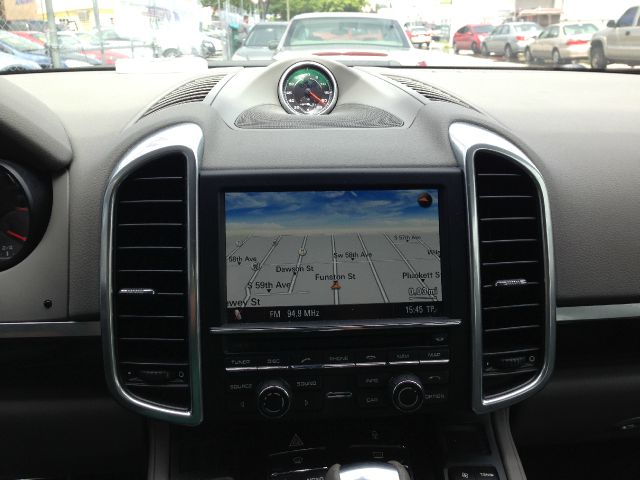 Porsche Cayenne 2012 photo 4