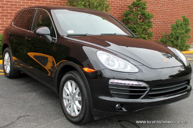 Porsche Cayenne 2012 photo 2