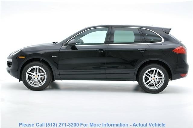 Porsche Cayenne 2013 photo 2
