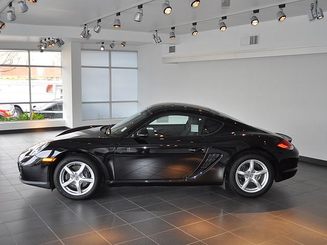 Porsche Cayman 2010 photo 1