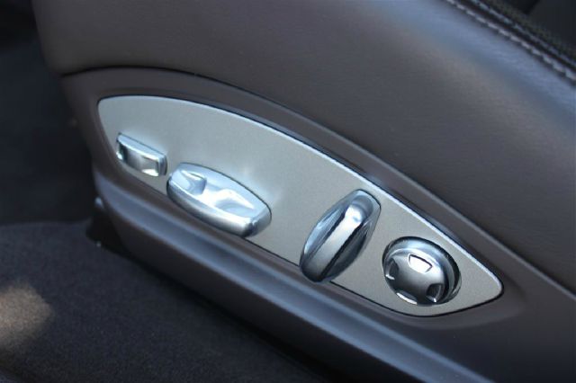 Porsche Panamera 2010 photo 23