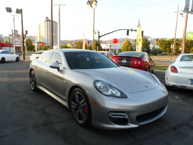Porsche Panamera 2010 photo 3
