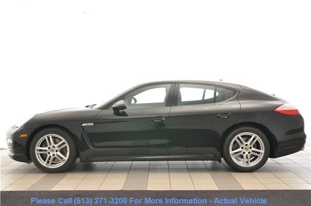 Porsche Panamera 2012 photo 2