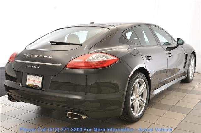 Porsche Panamera 2012 photo 4