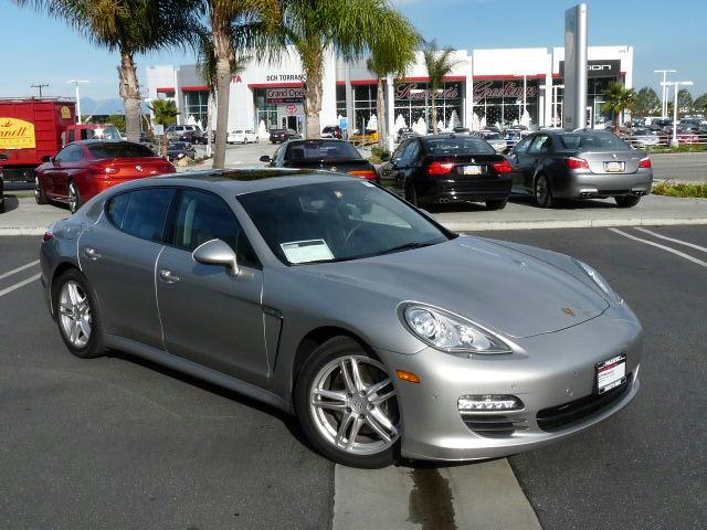 Porsche Panamera 2012 photo 1