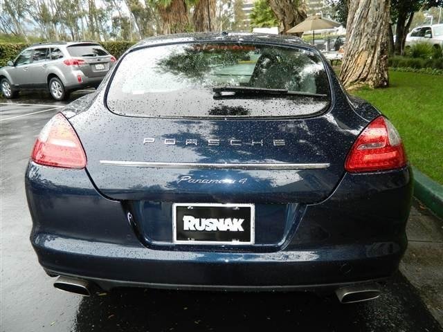 Porsche Panamera 2012 photo 3