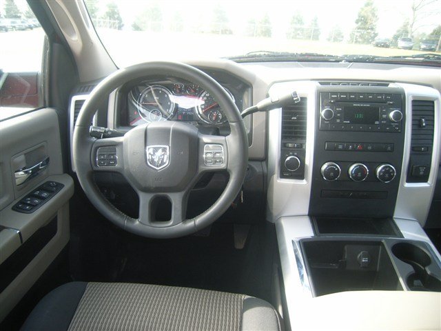 RAM Ram Pickup 2012 photo 4