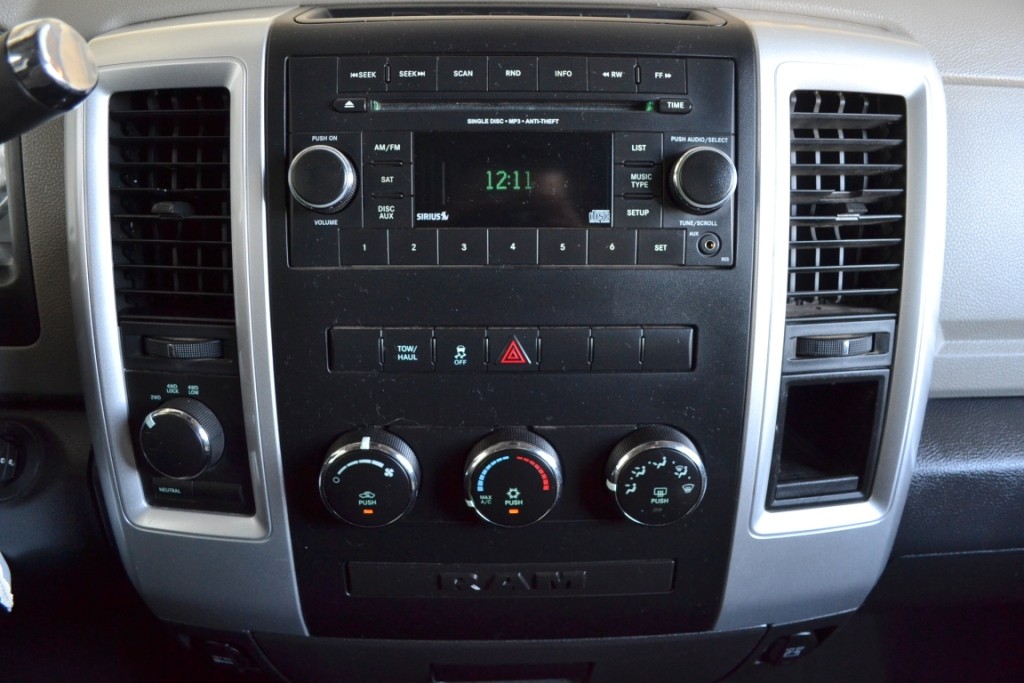 RAM Ram Pickup 2012 photo 1