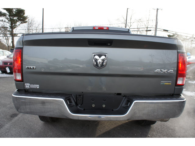 RAM Ram Pickup 2012 photo 2