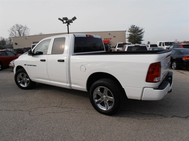 RAM Ram Pickup 2012 photo 1