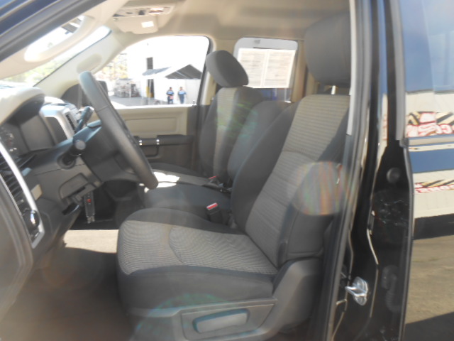 RAM Ram Pickup 2012 photo 2