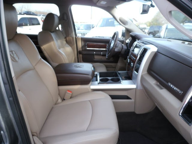 RAM Ram Pickup 2012 photo 5