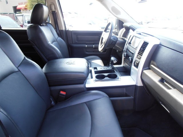 RAM Ram Pickup 2012 photo 1