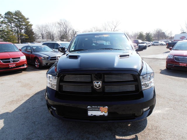 RAM Ram Pickup 2012 photo 2