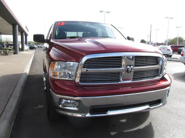 RAM Ram Pickup 2012 photo 2
