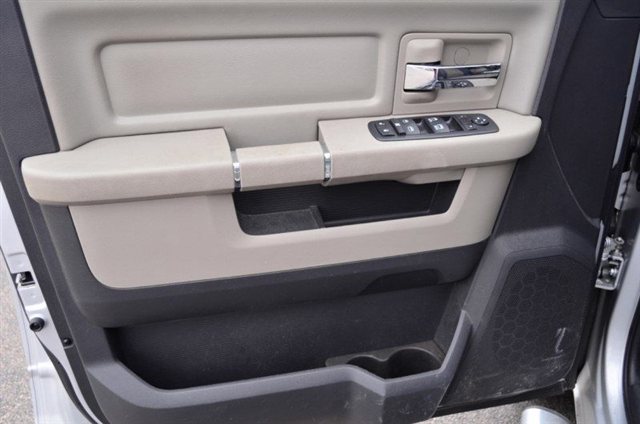 RAM Ram Pickup 2012 photo 4