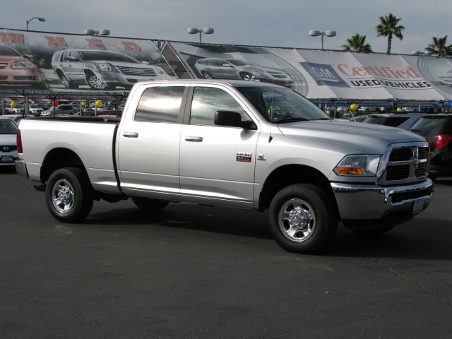 RAM Ram Pickup 2012 photo 2