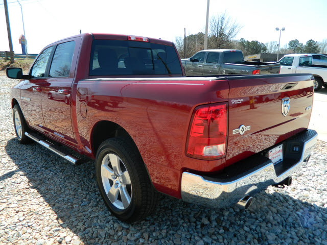 RAM Ram Pickup 2012 photo 2