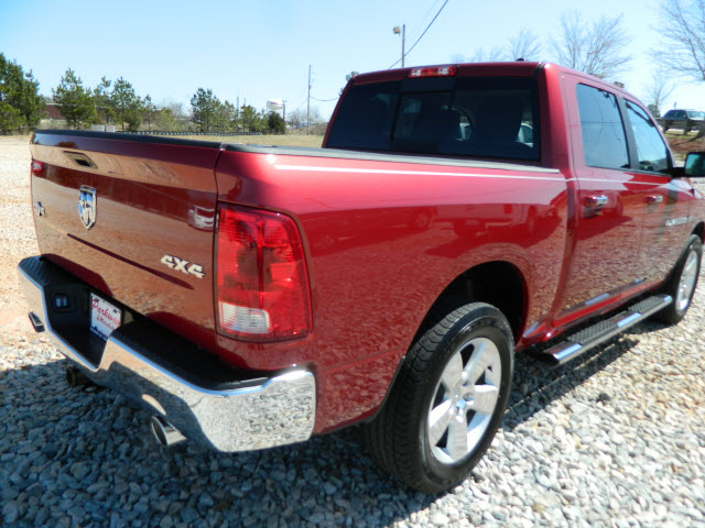 RAM Ram Pickup 2012 photo 3