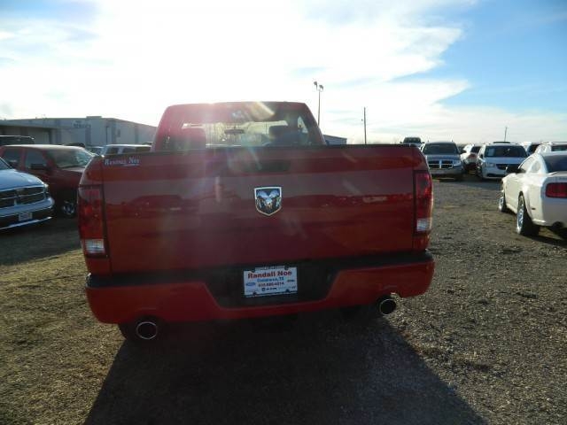 RAM Ram Pickup 2012 photo 2