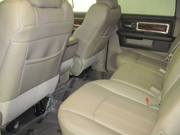 RAM Ram Pickup 2012 photo 2