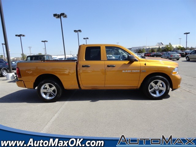 RAM Ram Pickup 2012 photo 1