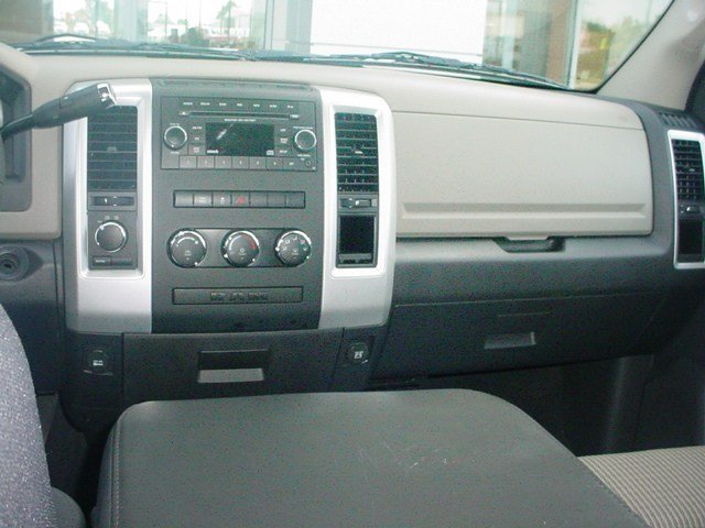 RAM Ram Pickup 2012 photo 5