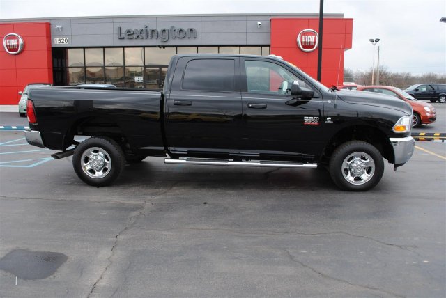 RAM Ram Pickup 2012 photo 2