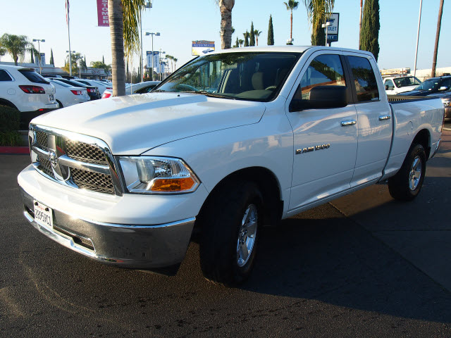 RAM Ram Pickup 2012 photo 2