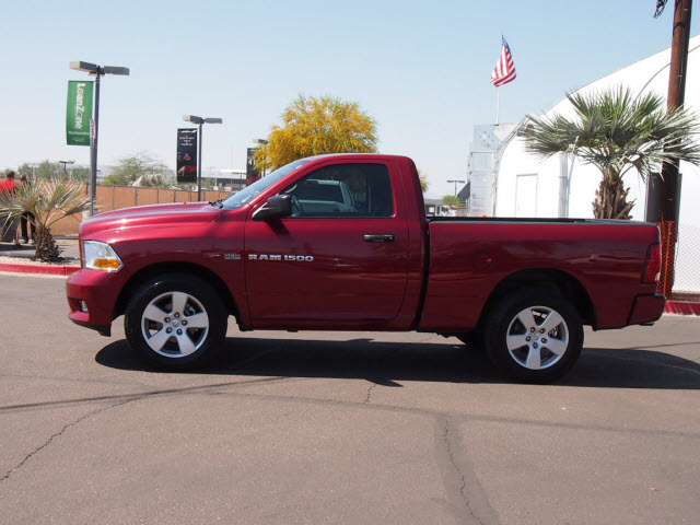 RAM Ram Pickup 2012 photo 1