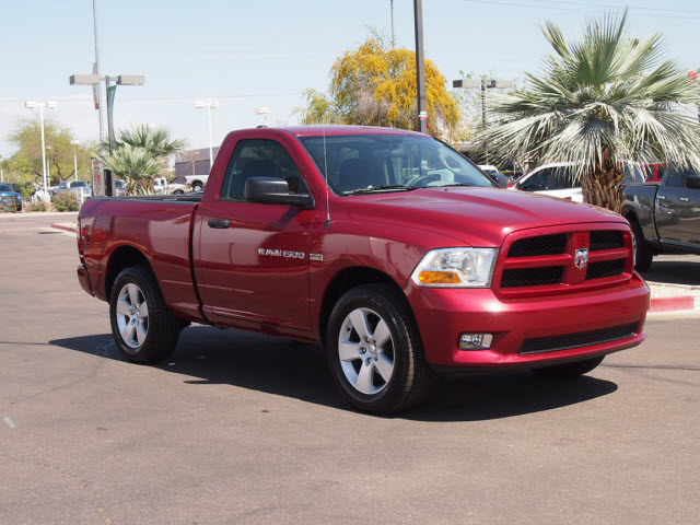 RAM Ram Pickup 2012 photo 2