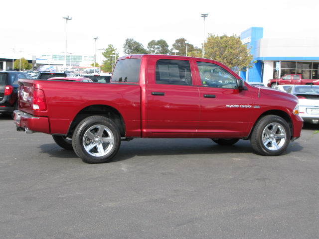 RAM Ram Pickup 2012 photo 3