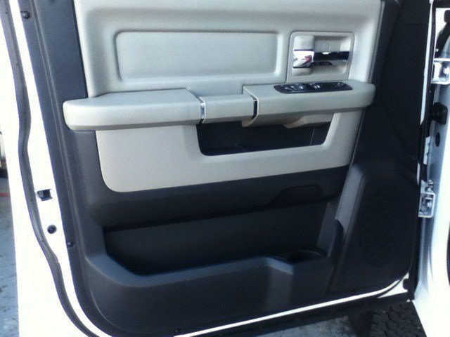 RAM Ram Pickup 2012 photo 2