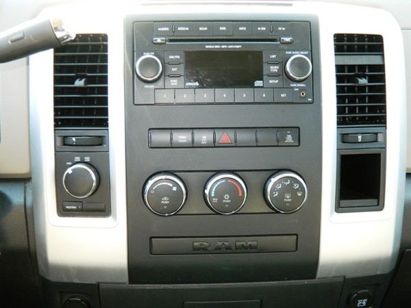 RAM Ram Pickup 2012 photo 2