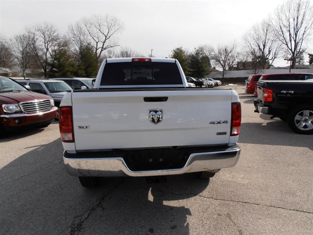 RAM Ram Pickup 2012 photo 2
