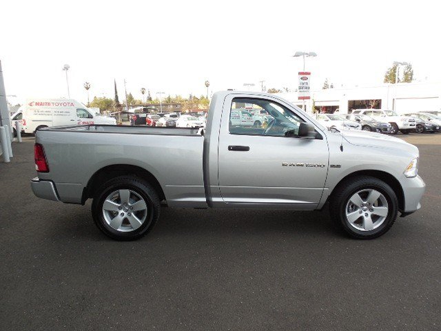 RAM Ram Pickup 2012 photo 1